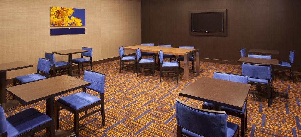 Courtyard By Marriott Charlotte Airport Loso Dış mekan fotoğraf