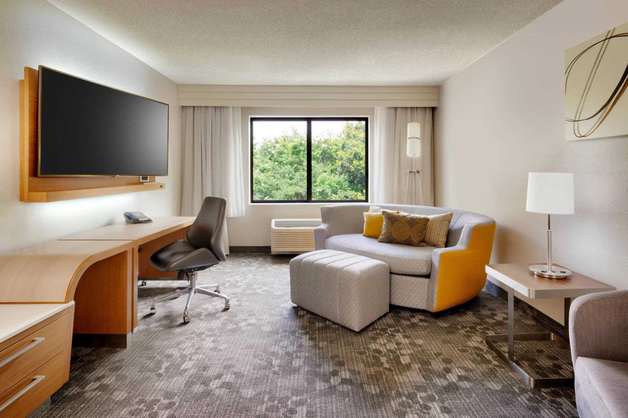 Courtyard By Marriott Charlotte Airport Loso Dış mekan fotoğraf