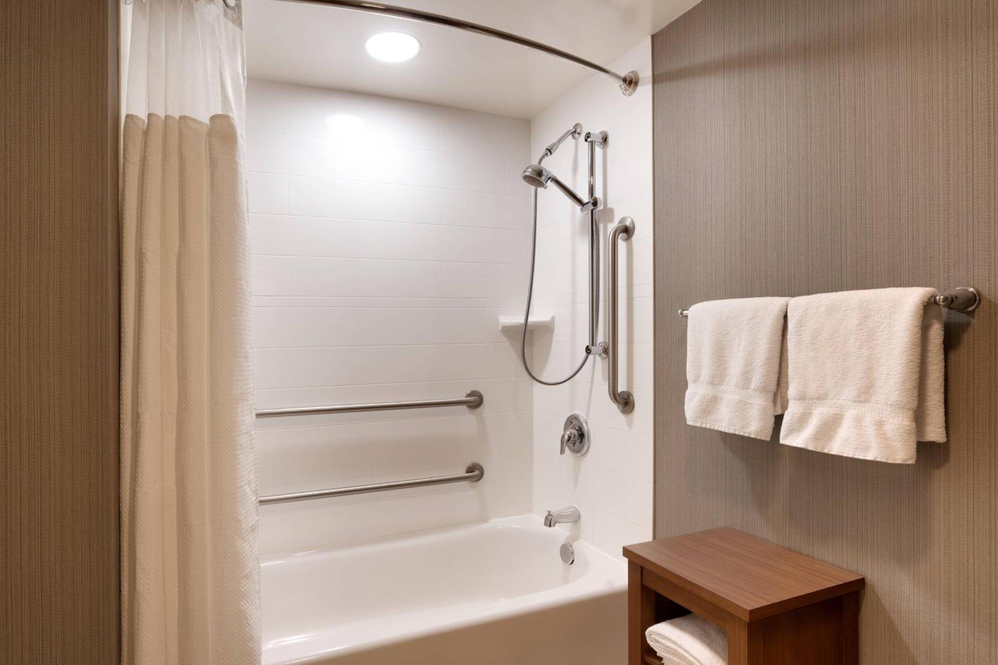 Courtyard By Marriott Charlotte Airport Loso Dış mekan fotoğraf