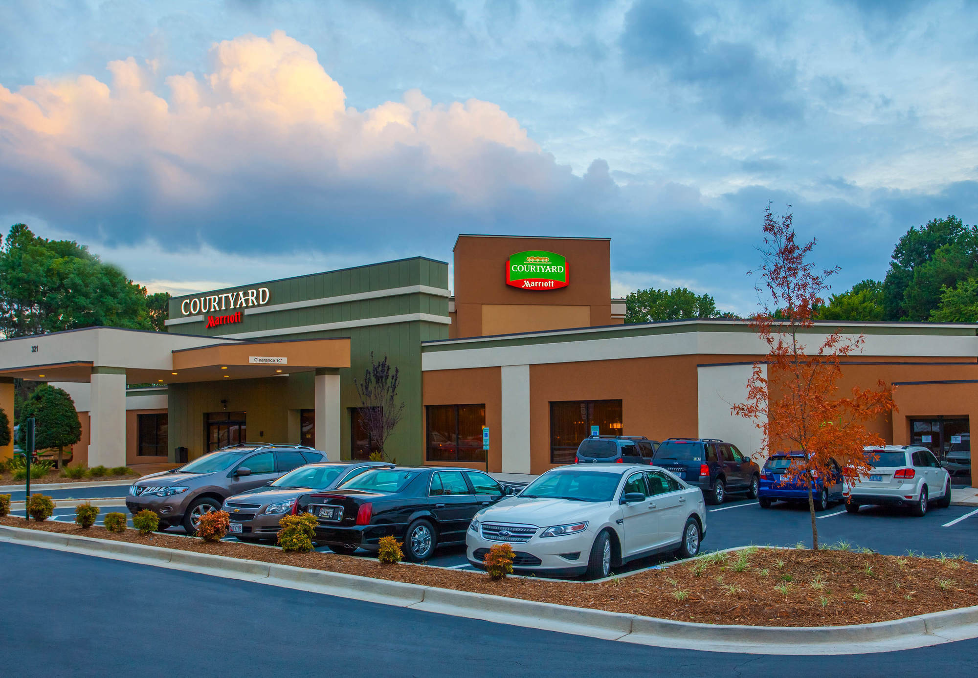 Courtyard By Marriott Charlotte Airport Loso Dış mekan fotoğraf